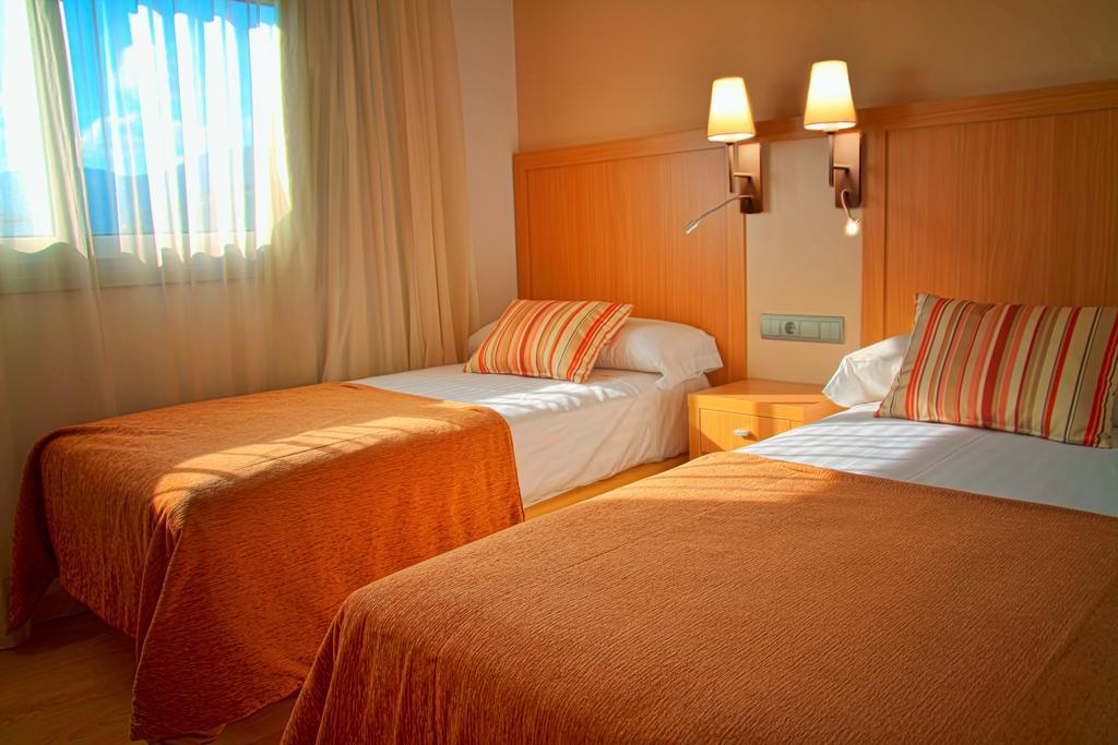 Apartaments Maritim กาสเตย์เดเฟลส์ ภายนอก รูปภาพ