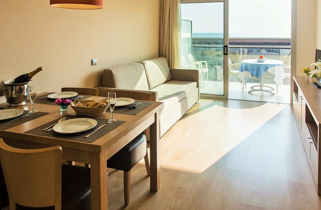 Apartaments Maritim กาสเตย์เดเฟลส์ ภายนอก รูปภาพ