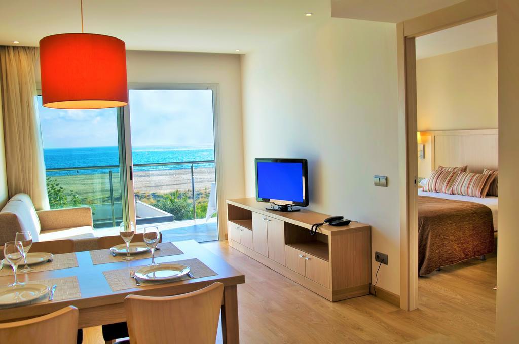 Apartaments Maritim กาสเตย์เดเฟลส์ ภายนอก รูปภาพ