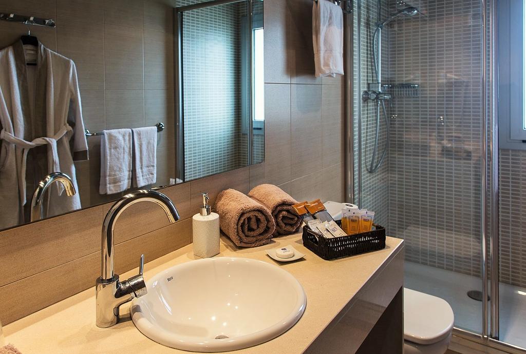 Apartaments Maritim กาสเตย์เดเฟลส์ ภายนอก รูปภาพ