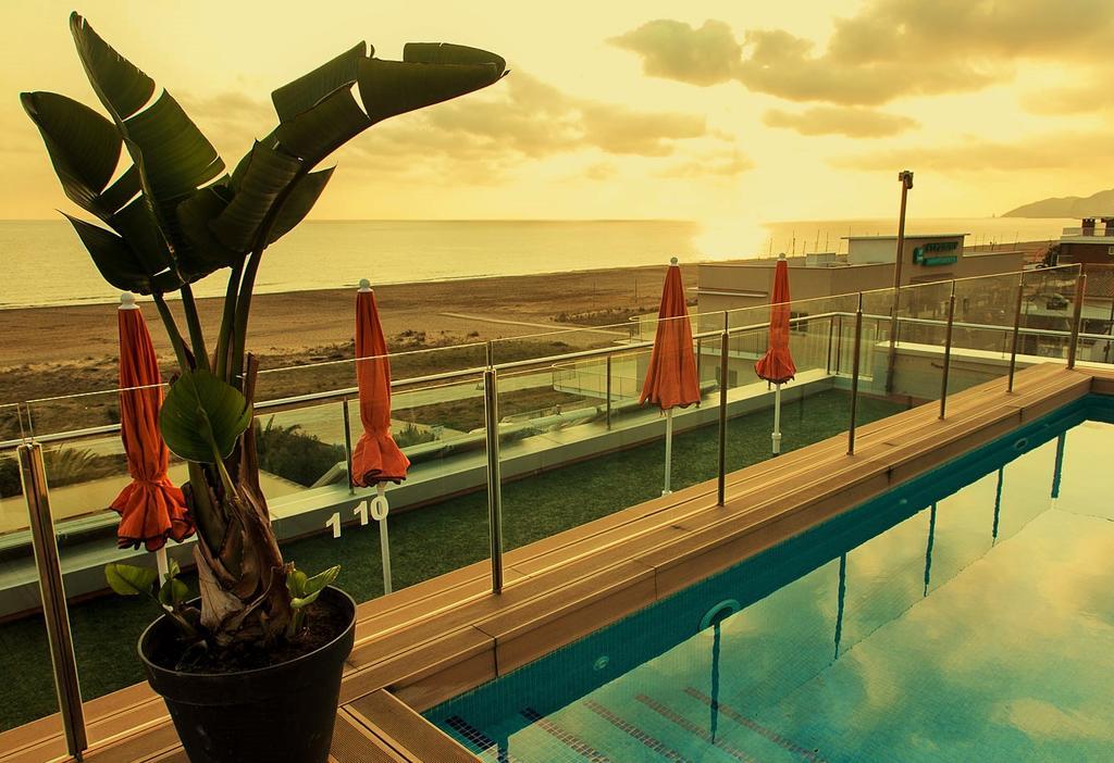 Apartaments Maritim กาสเตย์เดเฟลส์ ภายนอก รูปภาพ